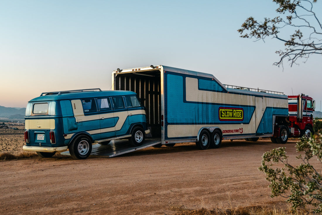 Space Trailer and Bus Photoshoot - Slow Ride